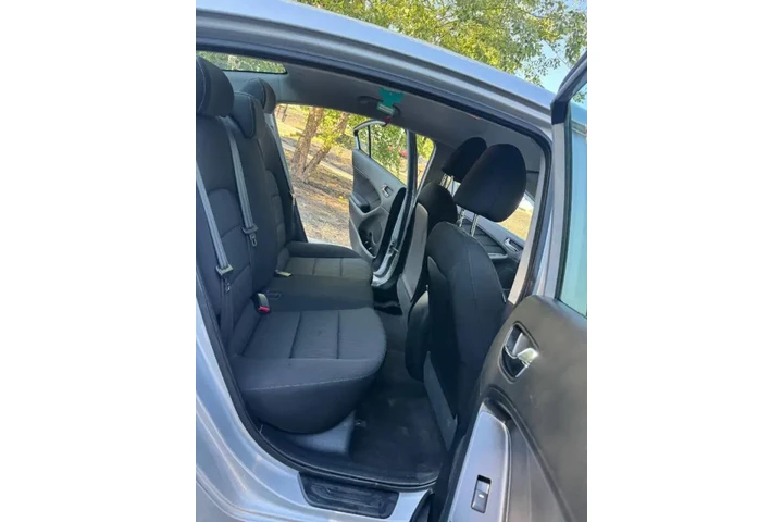 $6000 : 2016 Forte LX image 6