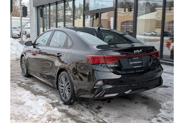 $17895 : Kia Forte 2023 GT-Line 4dr S image 9