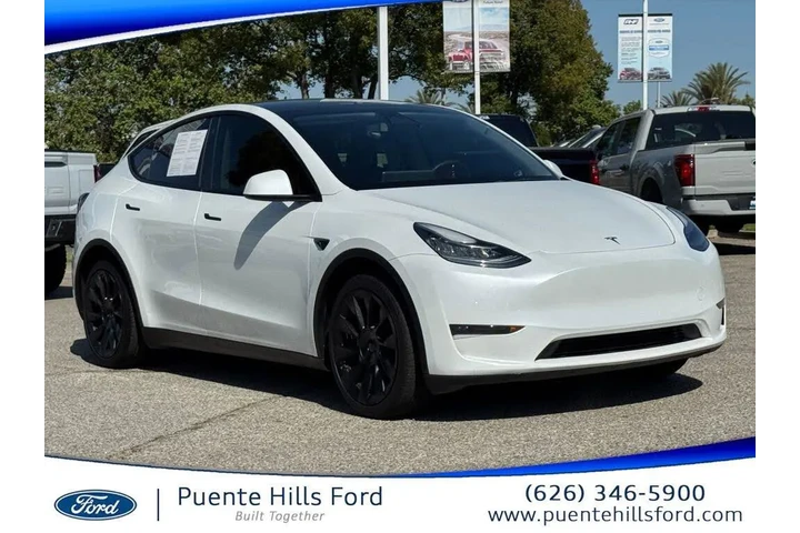 $33610 : Tesla Model Y 2023 AWD 4dr C image 1