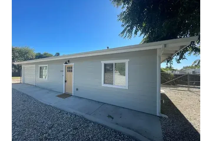 $1000 : Move in ready home image 3