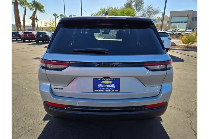 $28091 : Jeep Grand Cherokee 2024 4x4 image 5