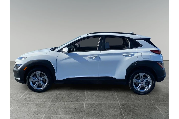 $25067 : Hyundai KONA 2023 AWD SEL 4d image 2
