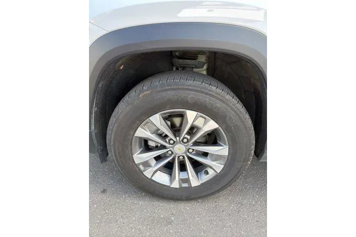 $23000 : Chevrolet Equinox 2025 LT 4d image 2