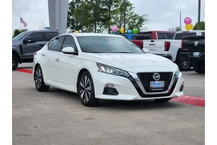 $17898 : Nissan Altima 2019 2.5 SL 4d image 3