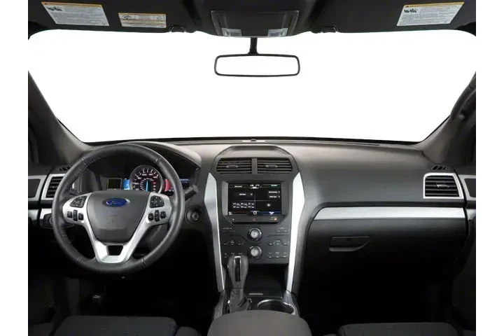 $8400 : Ford Explorer 2013 AWD XLT 4 image 4