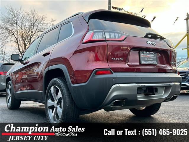 Used 2019 Cherokee Limited 4x image 3
