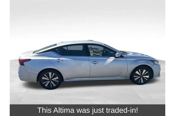 $16998 : Nissan Altima 2022 2.5 SV 4d image 1