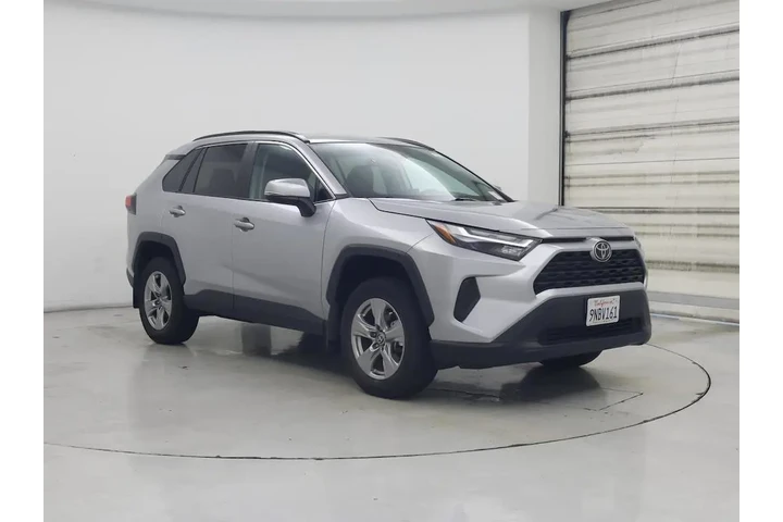 $30998 : Toyota RAV4 2022 AWD XLE 4dr image 1