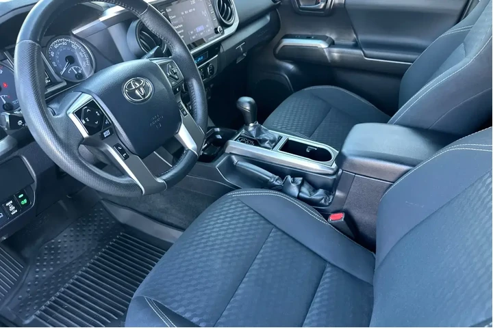 $36995 : Toyota Tacoma 2023 4x4 SR V6 image 10