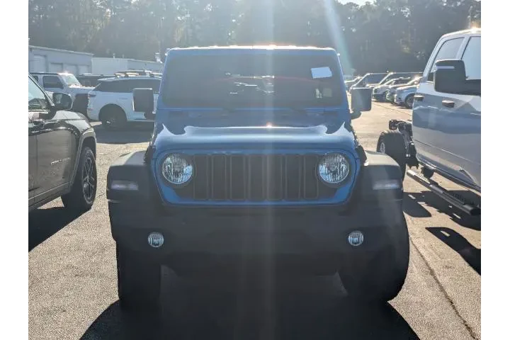 $37985 : Jeep Wrangler 2024 4x4 Sport image 2