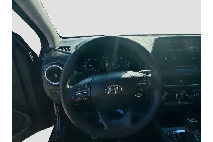 $17313 : Hyundai KONA 2023 AWD SEL 4d image 8