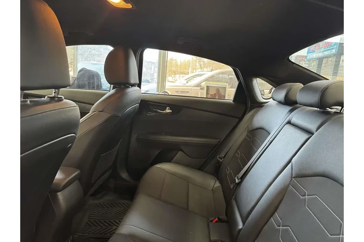 $15850 : Kia Forte 2023 GT-Line 4dr S image 10