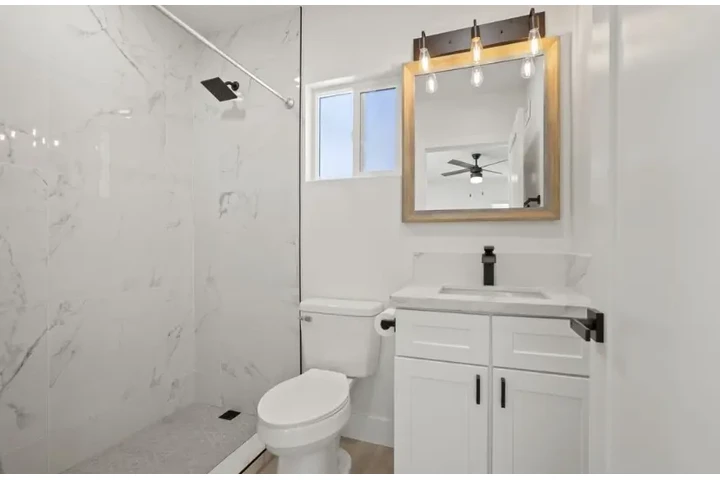$2380 : 3Bedroom 3bath in Korean LA image 6