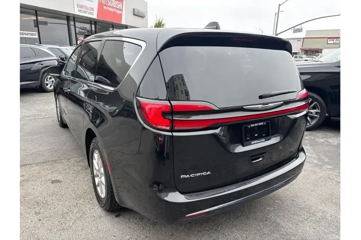 $21988 : Chrysler Pacifica 2023 Touri image 5