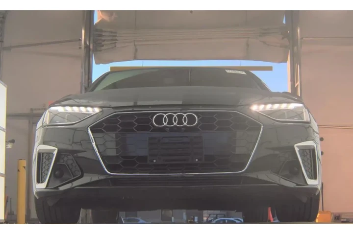 $25995 : Audi A4 2022 AWD quattro S l image 4