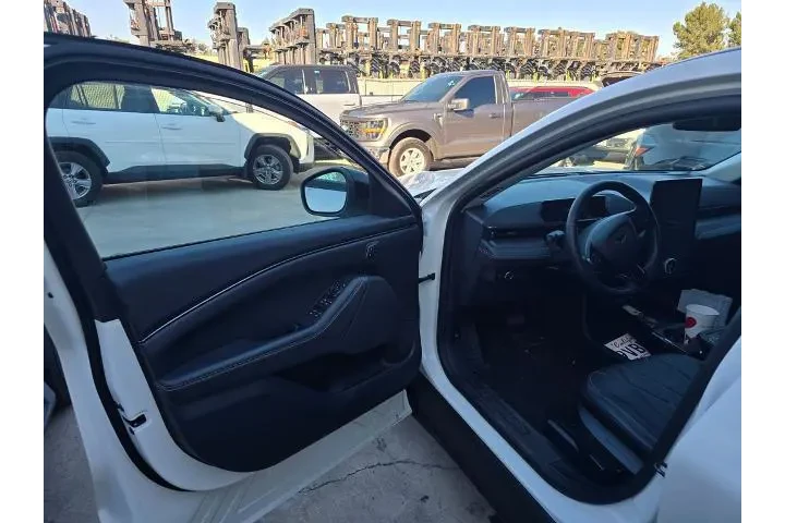 $29700 : Ford Mustang Mach-E 2025 Sel image 8