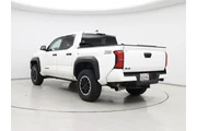 $39998 : Toyota Tacoma 2024 4x4 SR5 4 thumbnail
