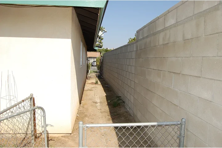 $1100 : 3 bedrooms, 2 bath image 8