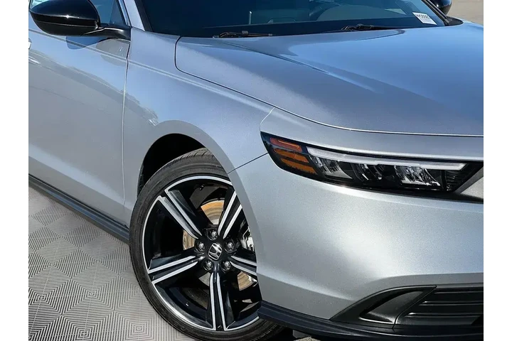 $28800 : Honda Accord Hybrid 2023 Spo image 2