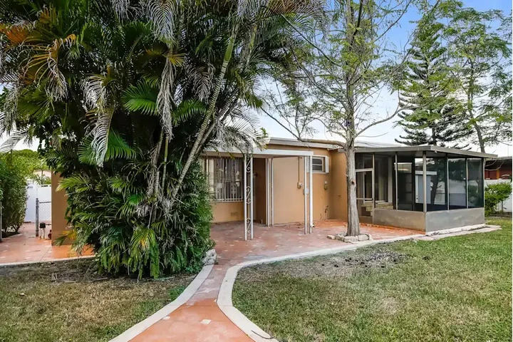 $2050 : Casa en renta de 4 recámaras image 10