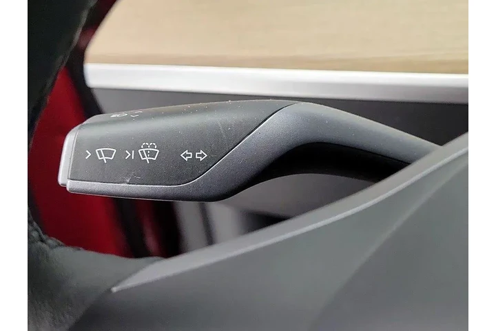 $30998 : Tesla Model Y 2022 AWD Long image 5