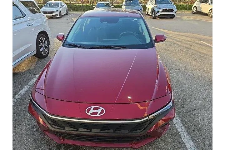 $18025 : Hyundai ELANTRA 2024 SE 4dr image 3