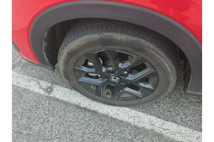 $25000 : Honda HR-V 2024 Sport 4dr Cr image 3