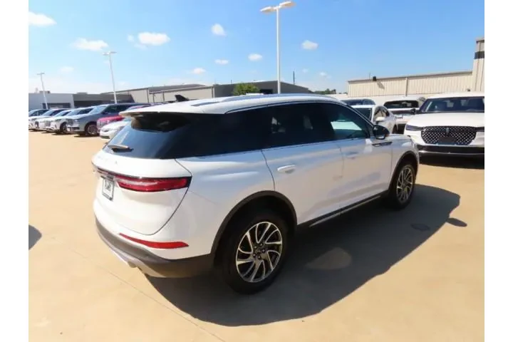 Lincoln Corsair 2021 Standar image 9