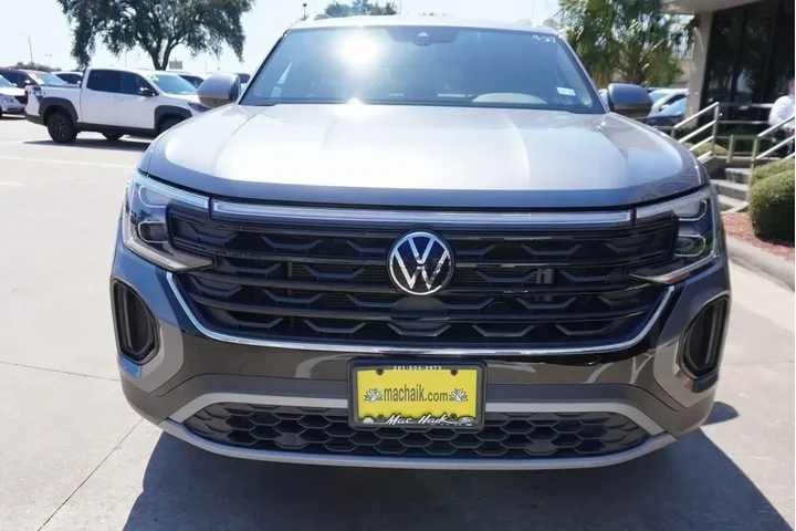 $29488 : Volkswagen Atlas Cross Sport image 2