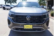 $29488 : Volkswagen Atlas Cross Sport thumbnail