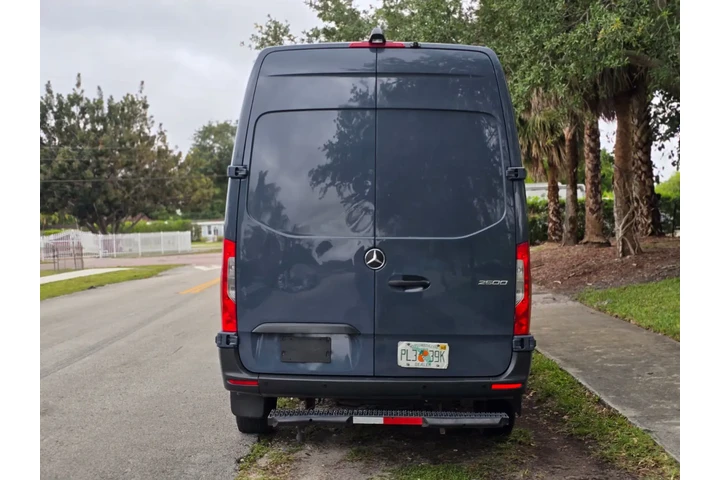 $27900 : MERCEDES BENZ SPRINTER 2500 image 7