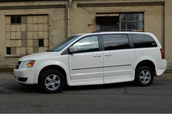 $21888 : 2010 Grand Caravan SXT image 4