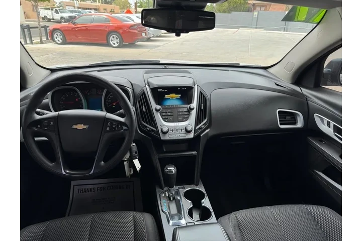2017 Equinox LS 2WD image 9