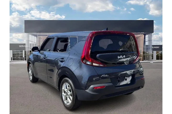 $13595 : Kia Soul 2022 S 4dr Crossove image 6