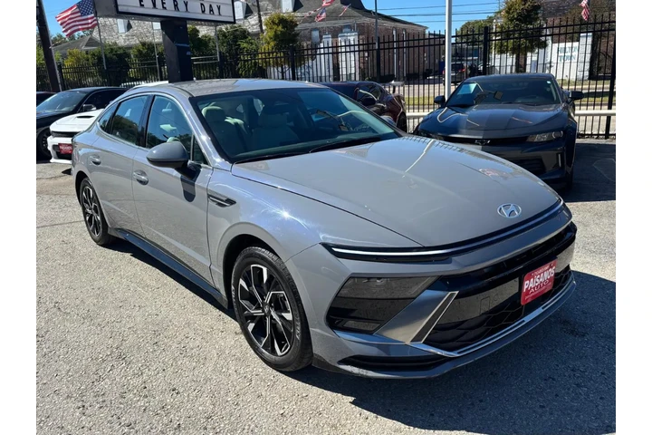 2024 Sonata SEL image 3