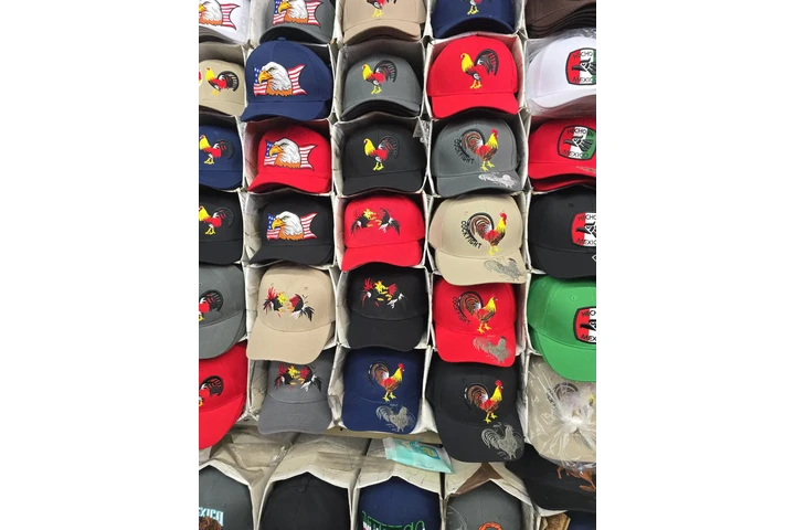 Gorras y variedades image 2