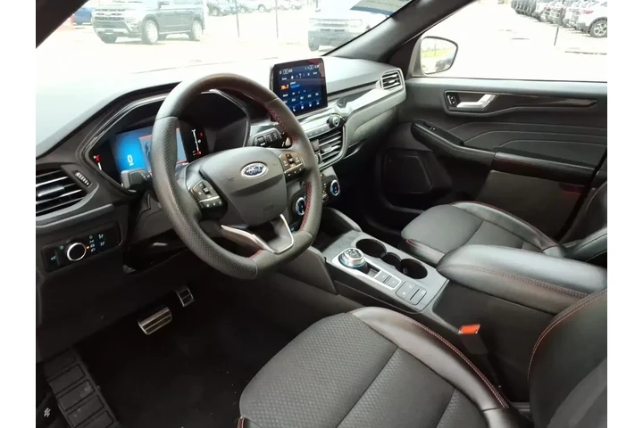 $25716 : Ford Escape 2023 AWD ST-Line image 10