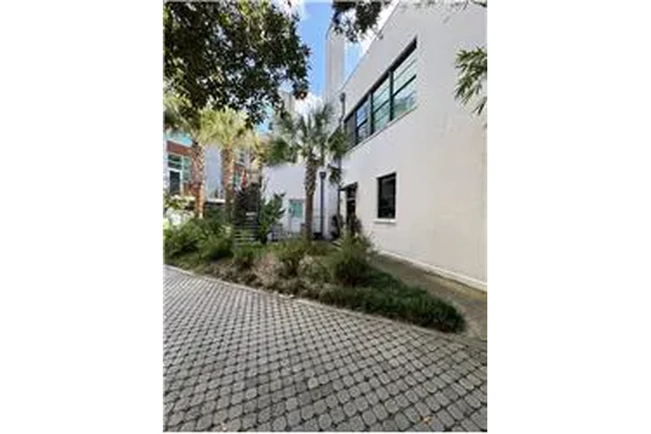 $2700 : Rental property with 2 bedro image 2