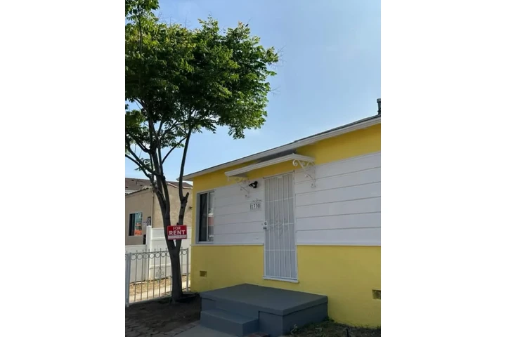 $2500 : CERCA DE TODO image 2