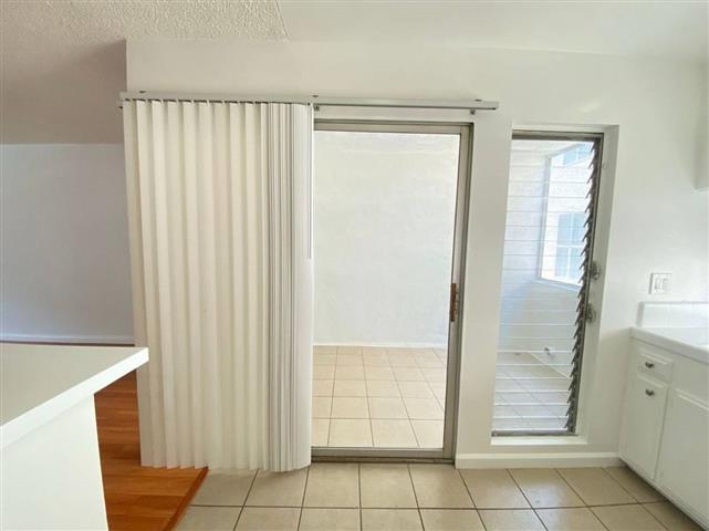 $2000 : Open house! image 6