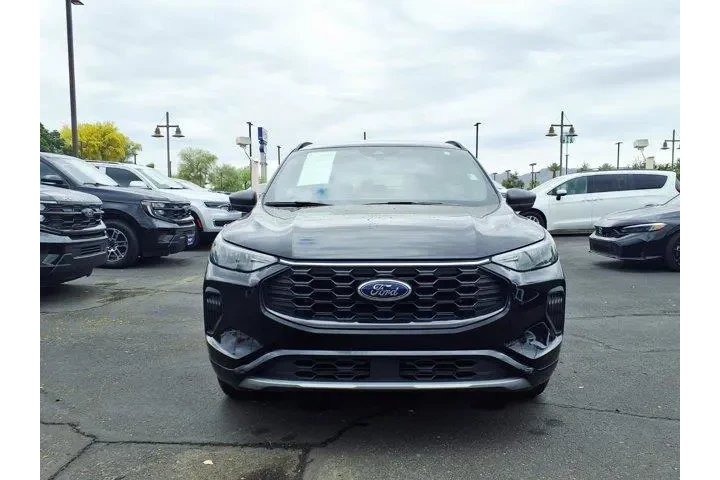 $22373 : Ford Escape 2024 ST-Line 4dr image 2