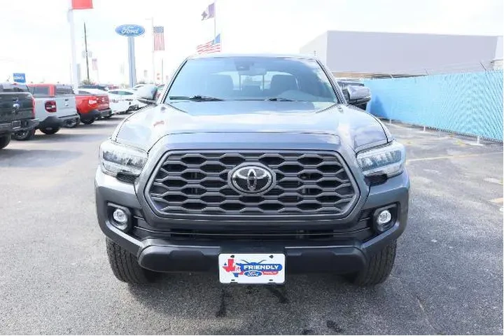 $38392 : Toyota Tacoma 2023 4x4 SR V6 image 8
