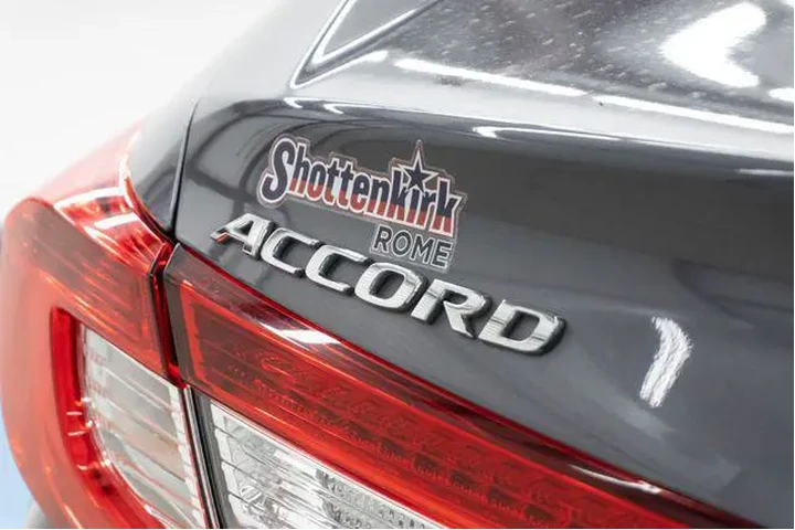 $26996 : Honda Accord 2020 Touring 4d image 8