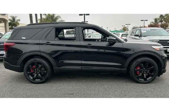 $35400 : Ford Explorer 2022 AWD ST 4d image 2