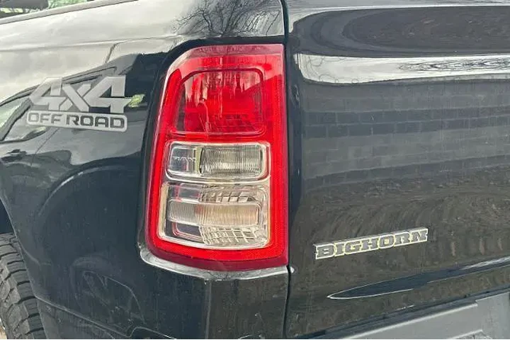 $28995 : Ram 1500 2022 4x4 Lone Star image 8