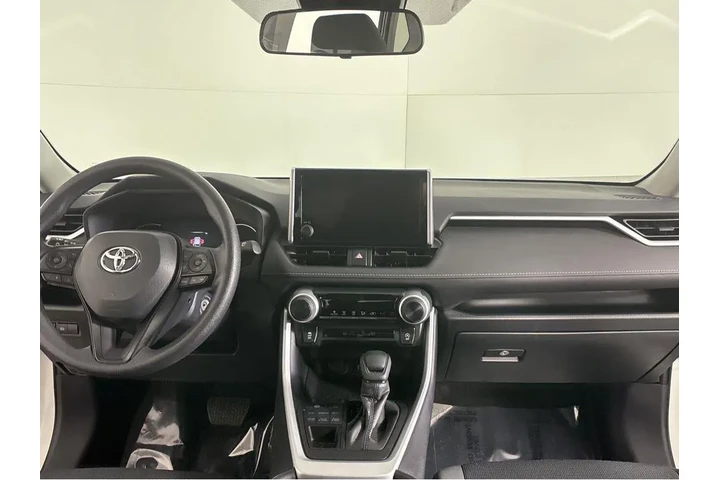 $28998 : Gold Certified2025 RAV4 LE image 3