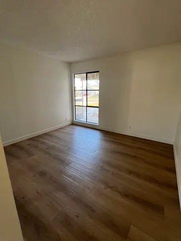 $1400 : Anaheim Home Available image 2