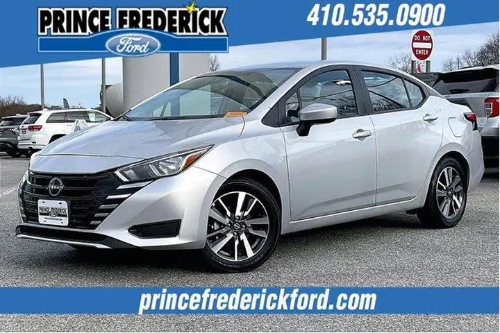 $14915 : Nissan Versa 2023 SV 4dr Sed image 3