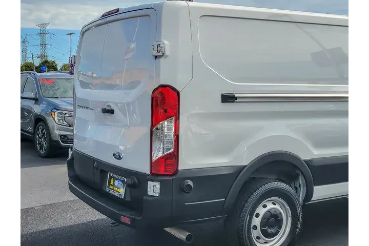 $39880 : Ford Transit 2024 250 3dr LW image 7