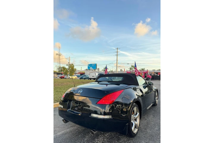 $11000 : Nissan 350z Convertible image 4